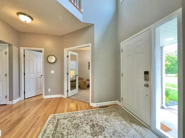20691 E Oaks DR, Farmington, MN 55024