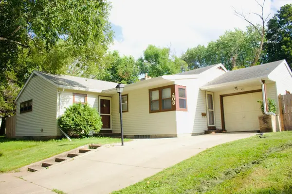 408 Mary AVE, Willmar, MN 56201
