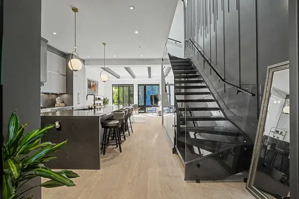 150 Sheldon AVE, Toronto W06, ON M8W 4L6