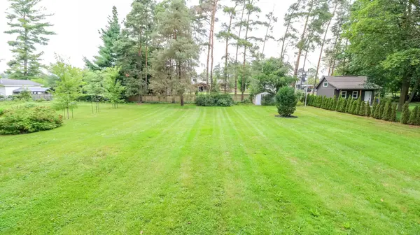 8 Sunset ST, East Gwillimbury, ON L9N 1H4