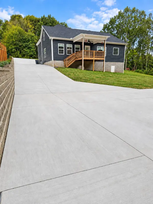 1845 Dinsmore Rd, Clarksville, TN 37040