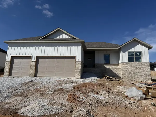 2505 W Webb RD, Ozark, MO 65721