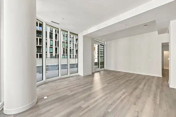 230 Simcoe ST #625, Toronto C01, ON M5T 1T4
