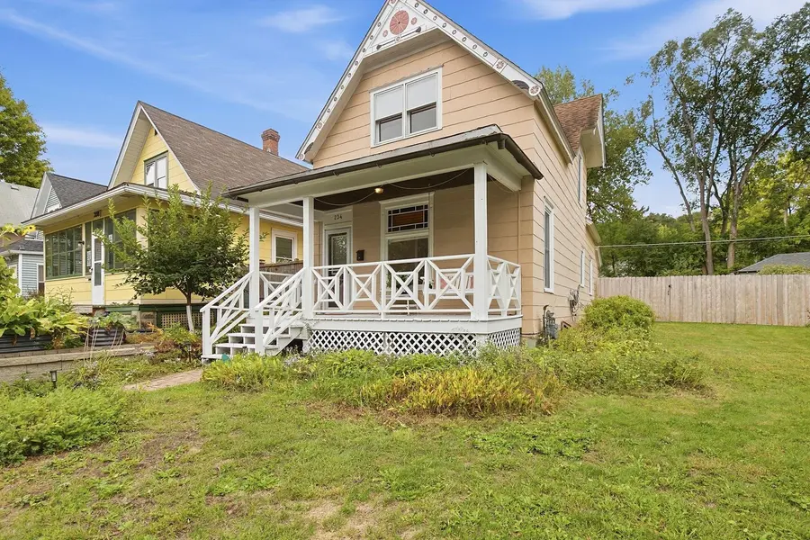 234 Sidney ST E, Saint Paul, MN 55107