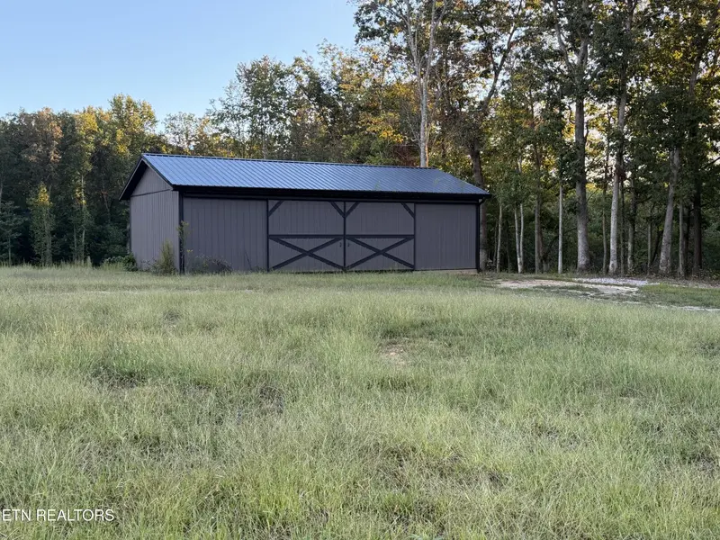 1 Taylor Place Rd, Jamestown, TN 38556