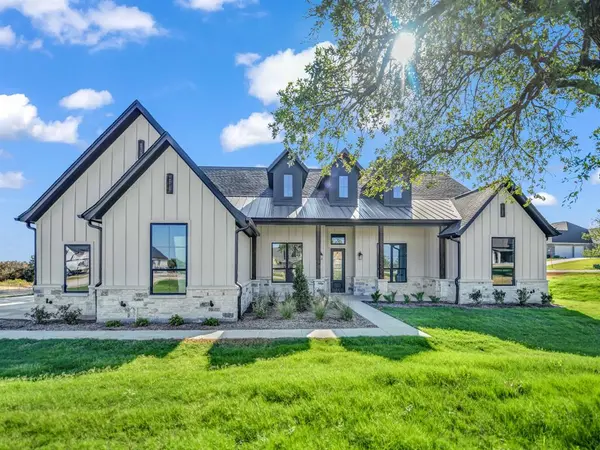 740 Burr Oak Lane, Weatherford, TX 76085