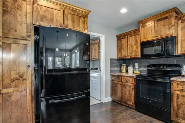 213 NE Hannah CT, Grain Valley, MO 64029