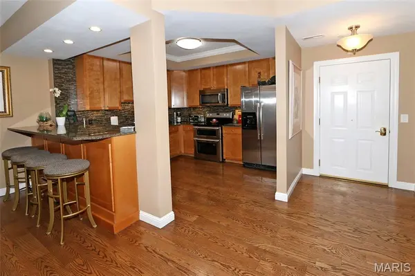 1175 Mill Crossing DR #107, Creve Coeur, MO 63141