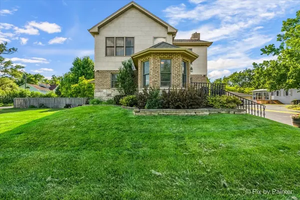 4N260 Walter RD, Addison, IL 60101