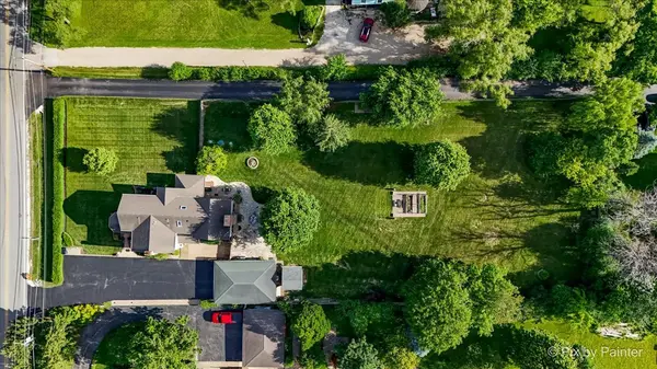 4N260 Walter RD, Addison, IL 60101