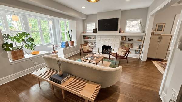 2617 W Leland AVE #2, Chicago, IL 60625