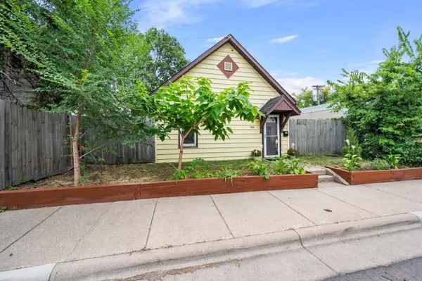 1404 12th AVE NE, Minneapolis, MN 55413