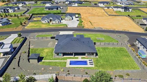 104829 Addison Ave, Kennewick, WA 99338