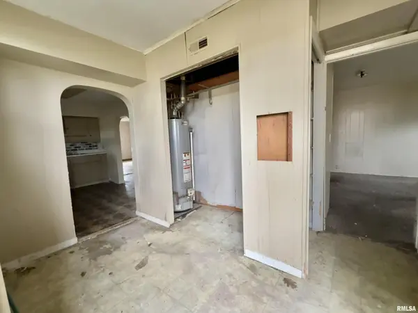 104 S MAIN ST, Smithfield, IL 61477