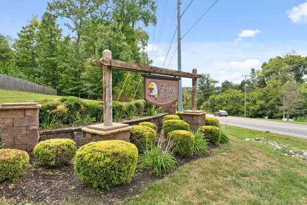 206 Eagles Talon Ct, Clarksville, TN 37040