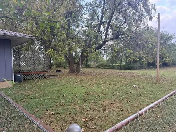 522 Hunter AVE, Summersville, MO 65571