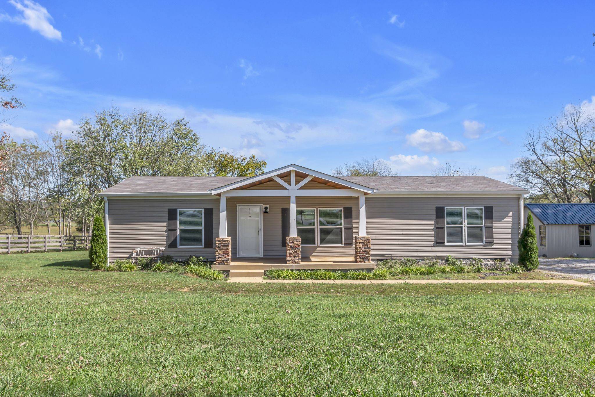 6996 Glenn Rd, College Grove, TN 37046
