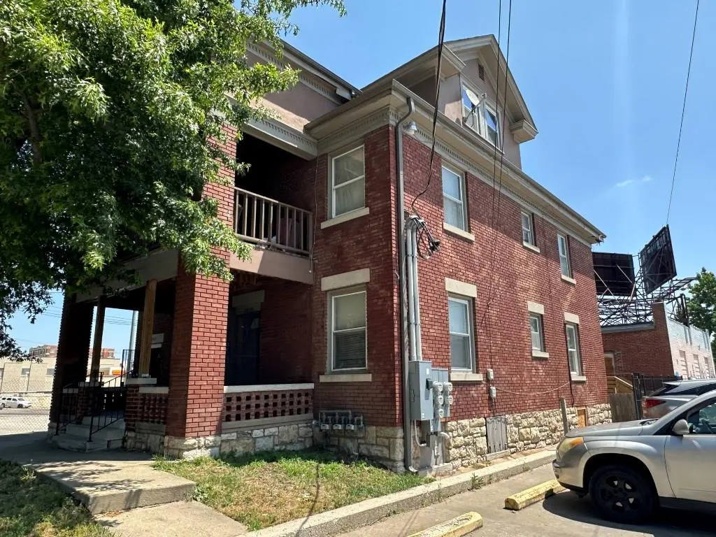3809 Washington ST, Kansas City, MO 64111