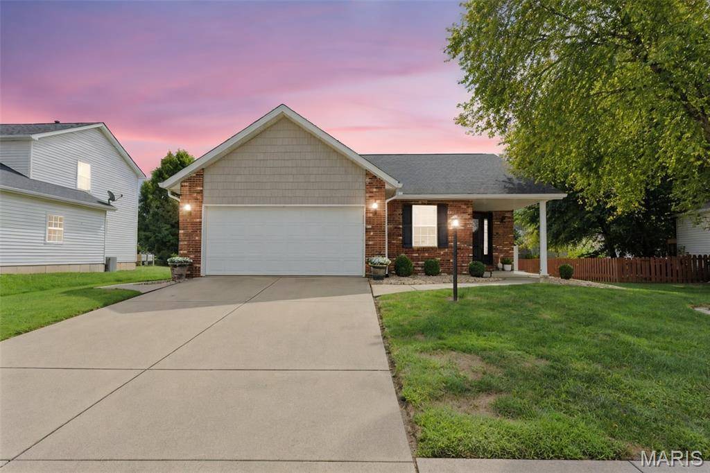 58 Julie DR, Glen Carbon, IL 62034