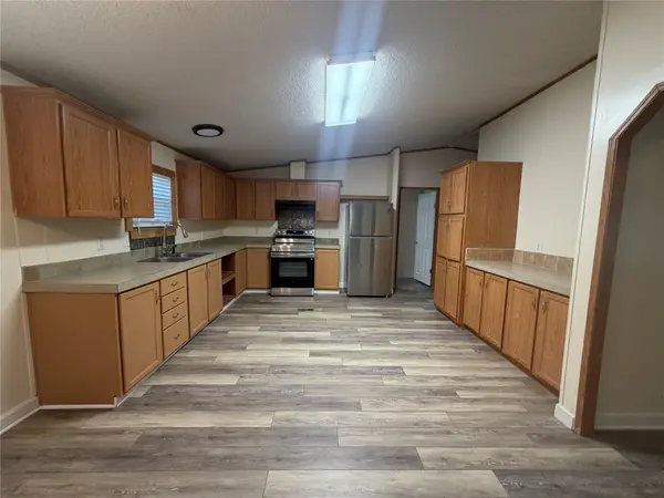 138 Maegan LN, Cedar Creek, TX 78612