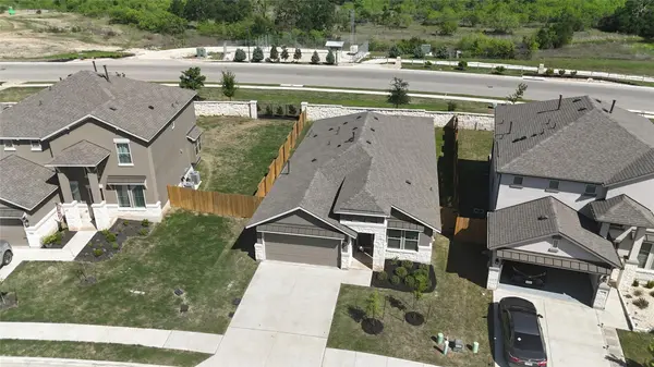 125 Woods Edge LN, Georgetown, TX 78628