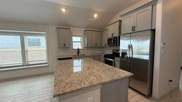 125 Woods Edge LN, Georgetown, TX 78628