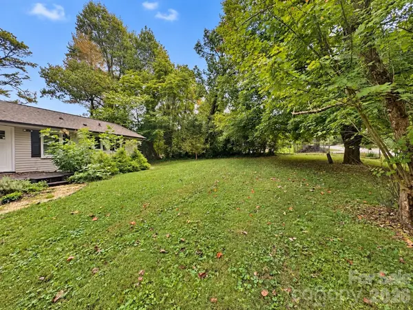 126 Stradley Mountain RD, Asheville, NC 28806