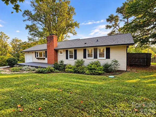 126 Stradley Mountain RD, Asheville, NC 28806