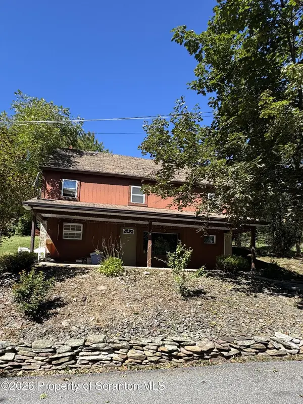 114 11th ST, Blakely, PA 18447