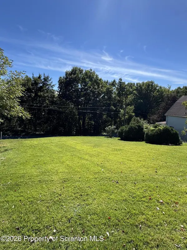 114 11th ST, Blakely, PA 18447