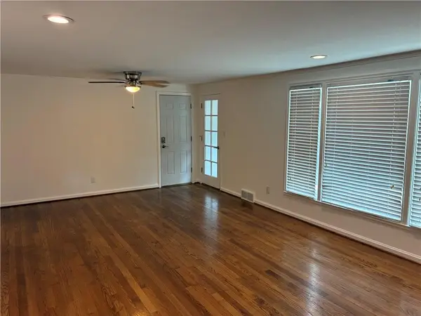 3209 W 72nd ST, Prairie Village, KS 66208