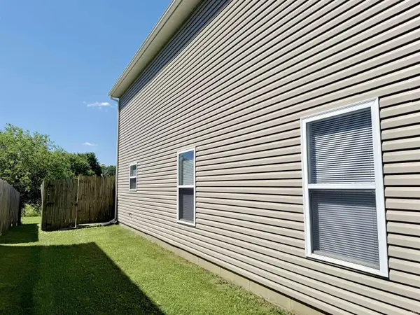 1611 Ashley DR, Lebanon, IN 46052-2088