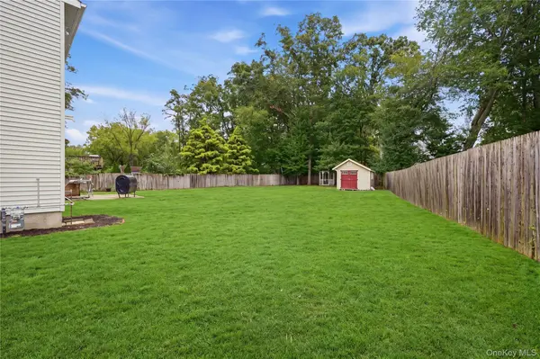 93 Mount Sinai Coram RD, Coram, NY 11727