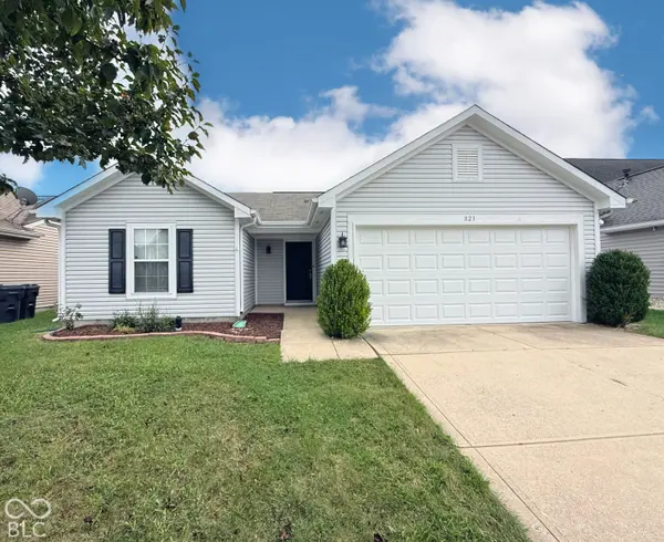 823 Tall Timber DR, Greenwood, IN 46143