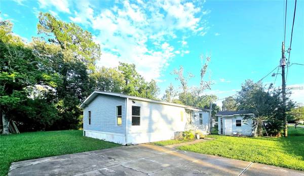 208 PINE TREE TRL, Crescent City, FL 32112