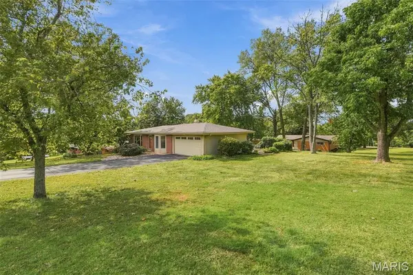 1 Barbary LN, St Louis, MO 63146
