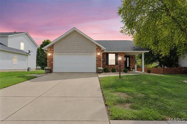 58 Julie DR, Glen Carbon, IL 62034