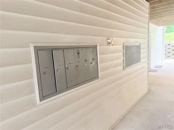 10 Eagle Rock CV #103, Valley Park, MO 63088