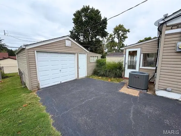 3139 Saint David LN, St Ann, MO 63074