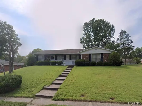 113 DERBYSHIRE DR, Swansea, IL 62226
