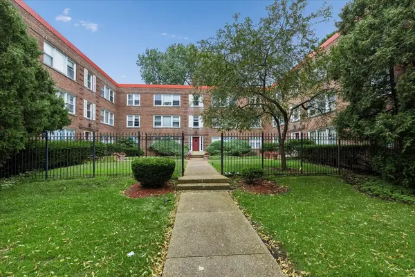 327 Callan AVE #3, Evanston, IL 60202