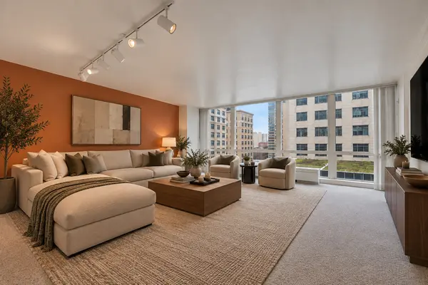 340 W Diversey Pkwy #918, Chicago, IL 60657
