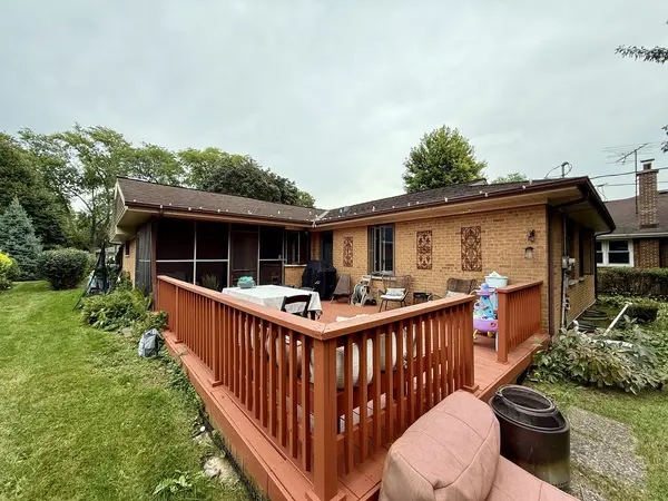 402 S Na Wa Ta AVE, Mount Prospect, IL 60056