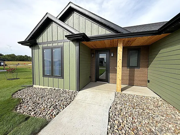 145 Rolling Hills DR, Elgin, MN 55932