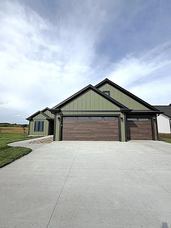 145 Rolling Hills DR, Elgin, MN 55932