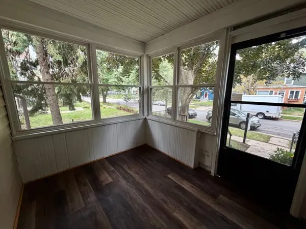 864 Delaware AVE, Saint Paul, MN 55107