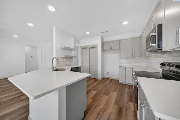 6609 Road 52, Pasco, WA 99301