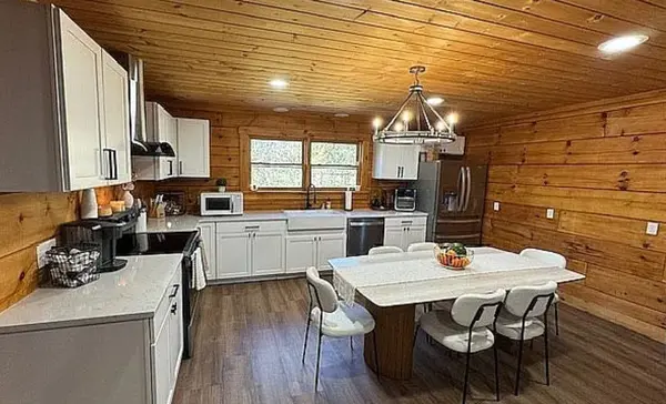 1941 Upper Station Camp Crk Rd, Cottontown, TN 37048