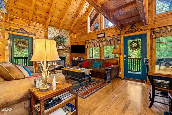 1124 Twin Oaks Road, Gatlinburg, TN 37738