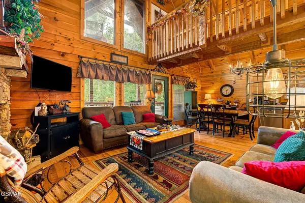 1124 Twin Oaks Road, Gatlinburg, TN 37738